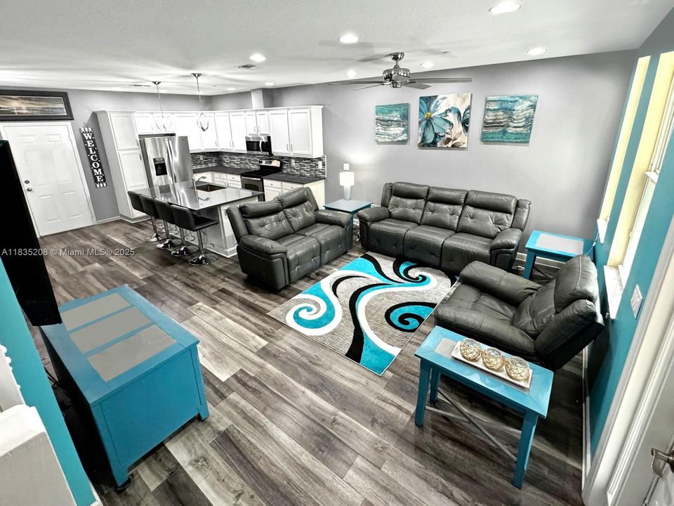 На продажу: $535,000 (3 спален, 2 ванн, 1334 Квадратных фут)