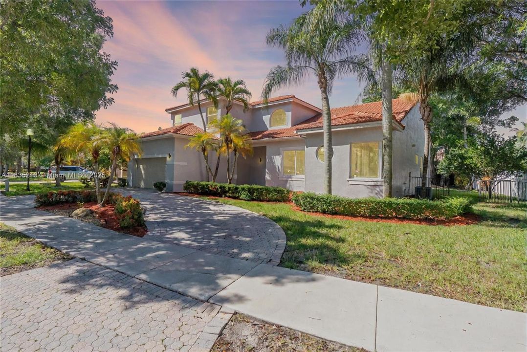 Active With Contract: $1,480,000 (5 beds, 4 baths, 3385 Square Feet)