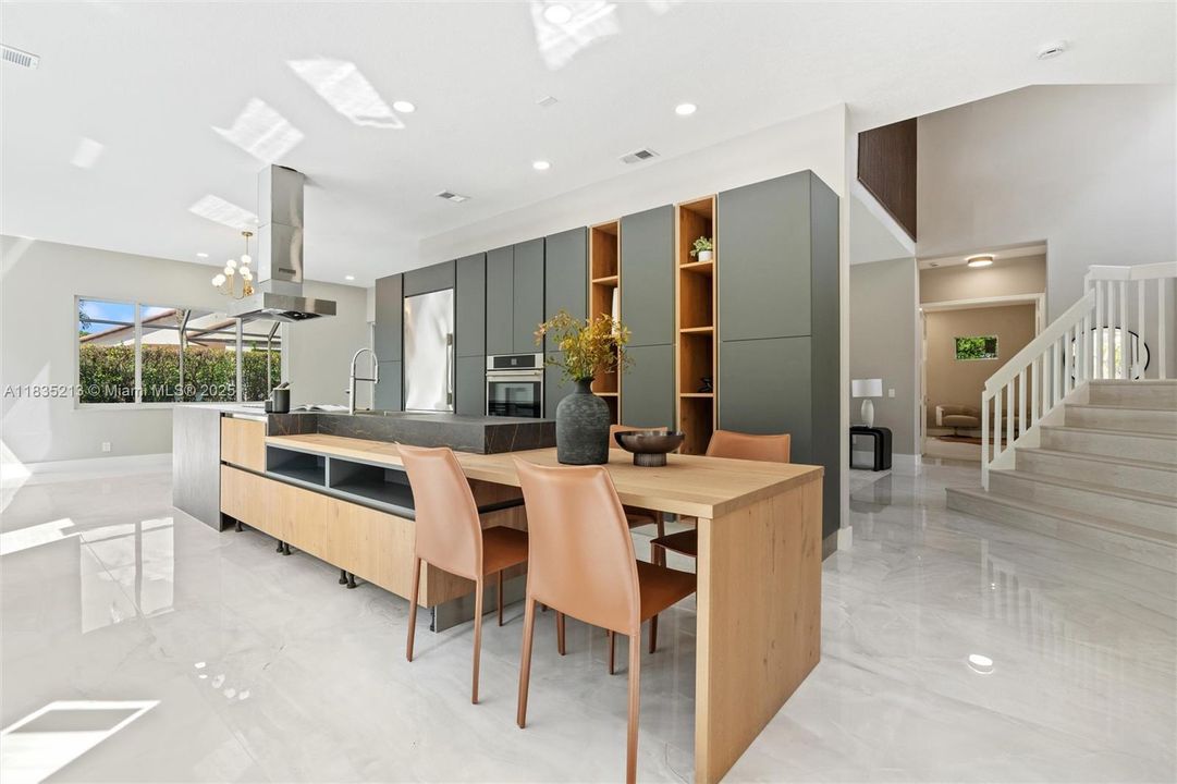 Active With Contract: $1,480,000 (5 beds, 4 baths, 3385 Square Feet)