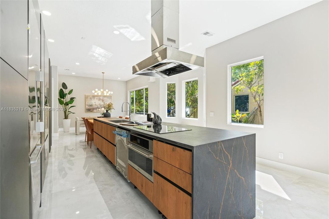 Active With Contract: $1,480,000 (5 beds, 4 baths, 3385 Square Feet)