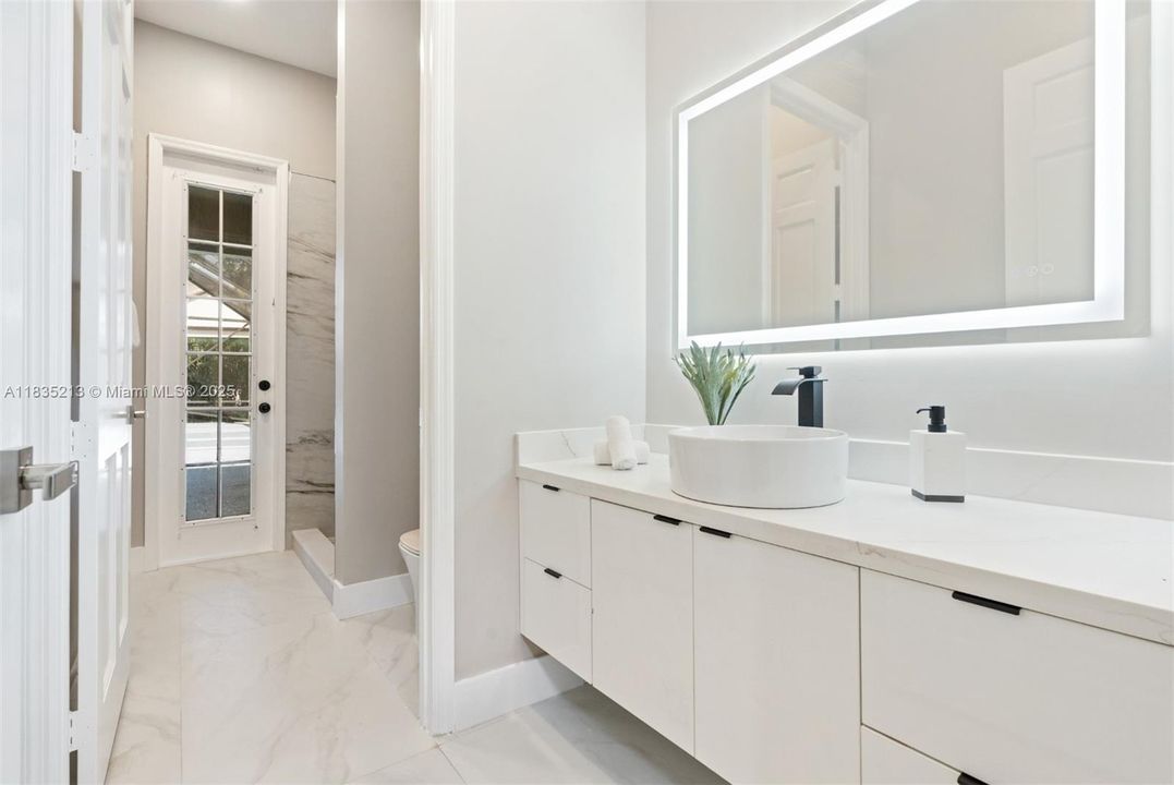 Active With Contract: $1,480,000 (5 beds, 4 baths, 3385 Square Feet)