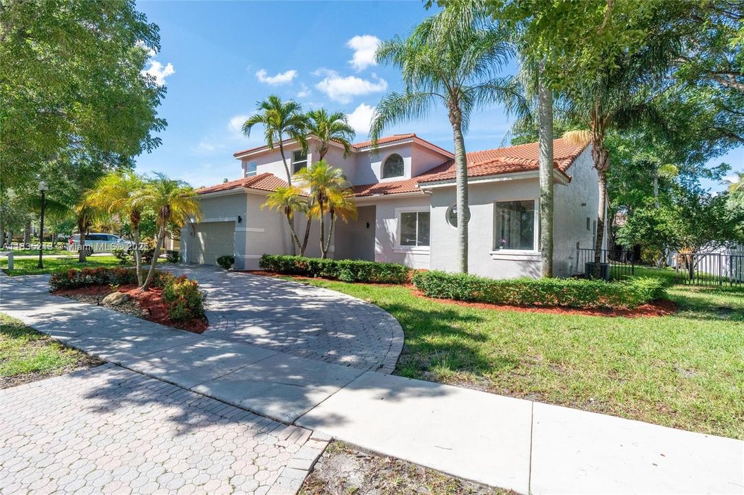 Active With Contract: $1,480,000 (5 beds, 4 baths, 3385 Square Feet)