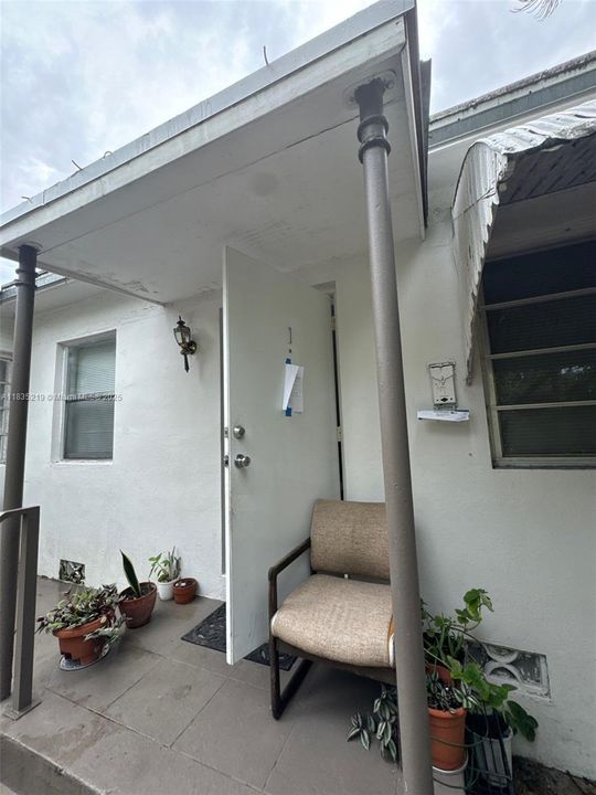 Под контрактом: $1,199,950 (0 спален, 0 ванн, 1946 Квадратных фут)