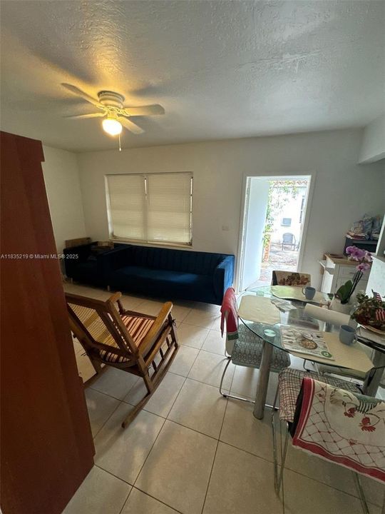 Под контрактом: $1,199,950 (0 спален, 0 ванн, 1946 Квадратных фут)