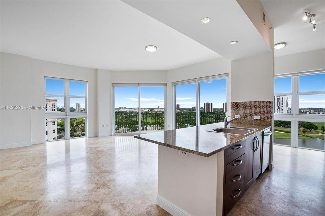 待售: $675,000 (2 贝兹, 2 浴室, 1312 平方英尺)