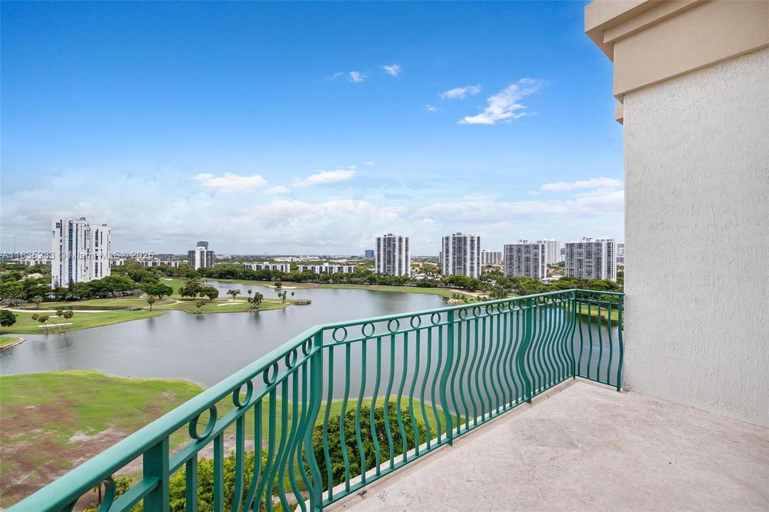 待售: $675,000 (2 贝兹, 2 浴室, 1312 平方英尺)