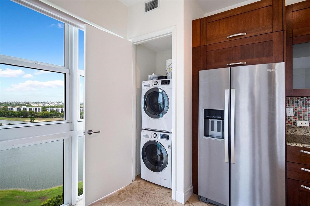 待售: $675,000 (2 贝兹, 2 浴室, 1312 平方英尺)