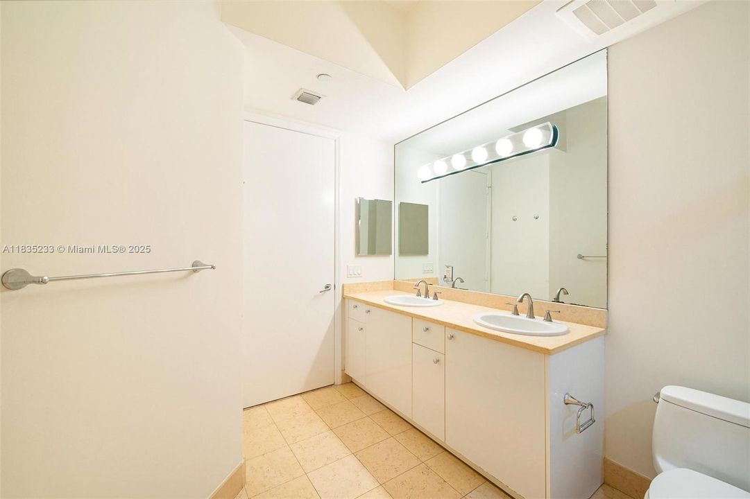 待售: $675,000 (2 贝兹, 2 浴室, 1312 平方英尺)