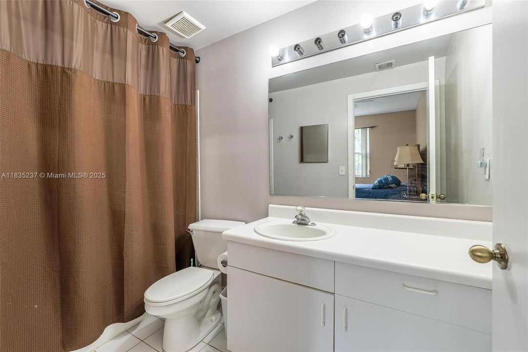 На продажу: $499,000 (2 спален, 2 ванн, 1131 Квадратных фут)