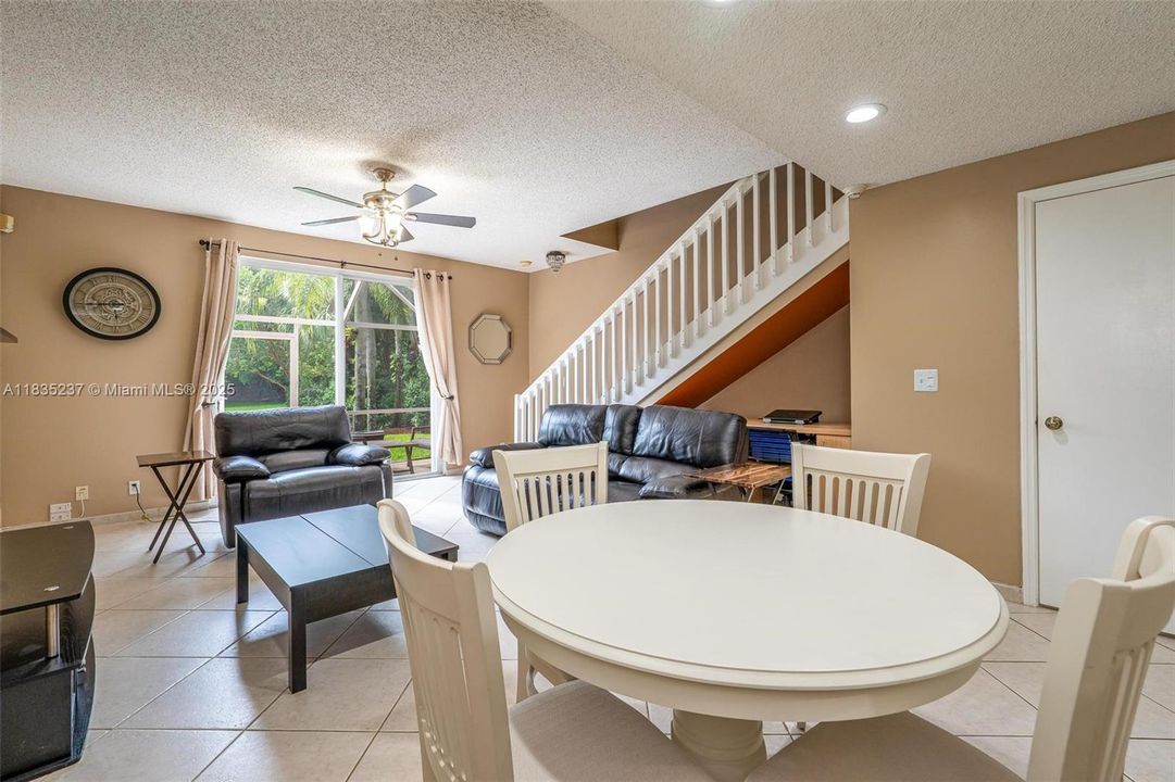 На продажу: $499,000 (2 спален, 2 ванн, 1131 Квадратных фут)