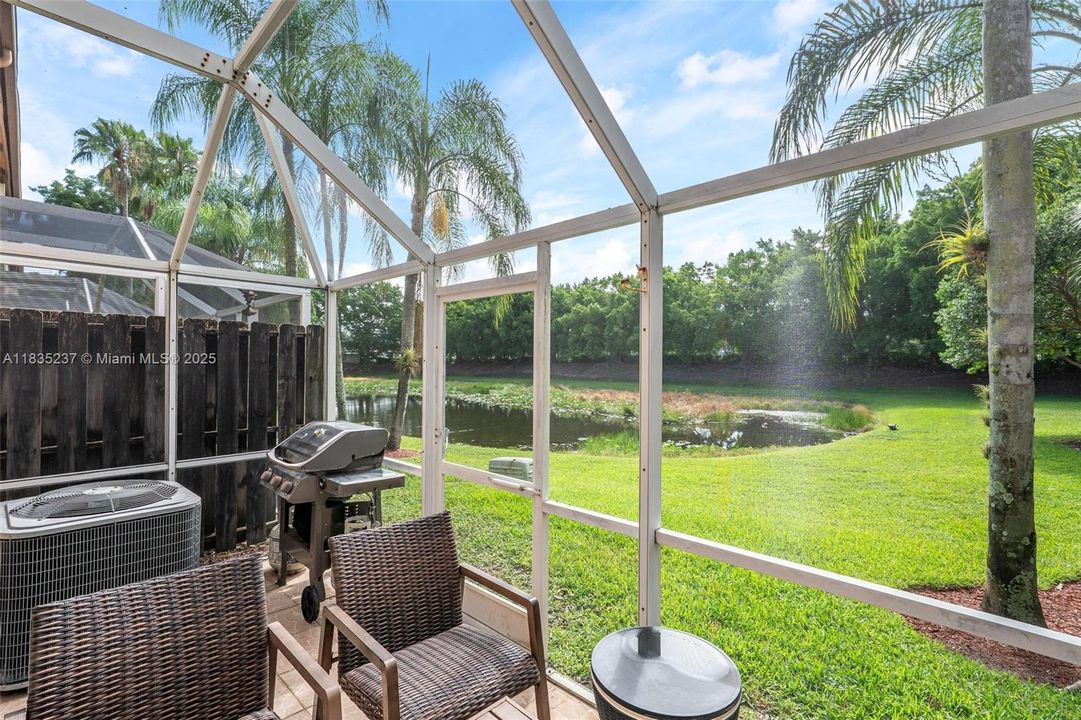 На продажу: $499,000 (2 спален, 2 ванн, 1131 Квадратных фут)