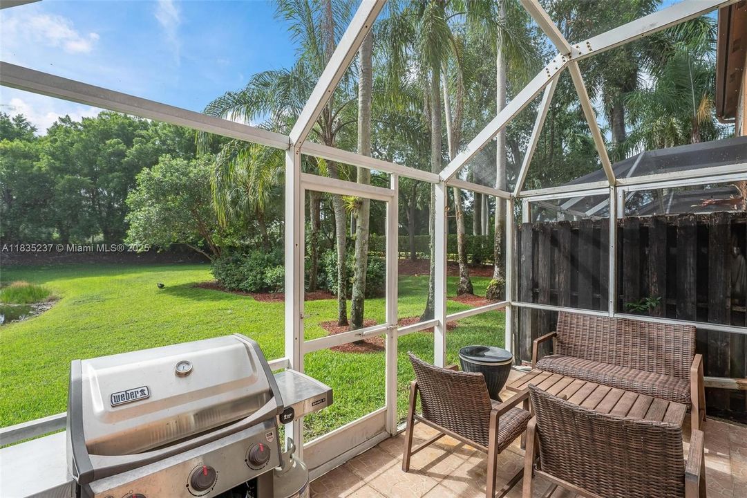 На продажу: $499,000 (2 спален, 2 ванн, 1131 Квадратных фут)