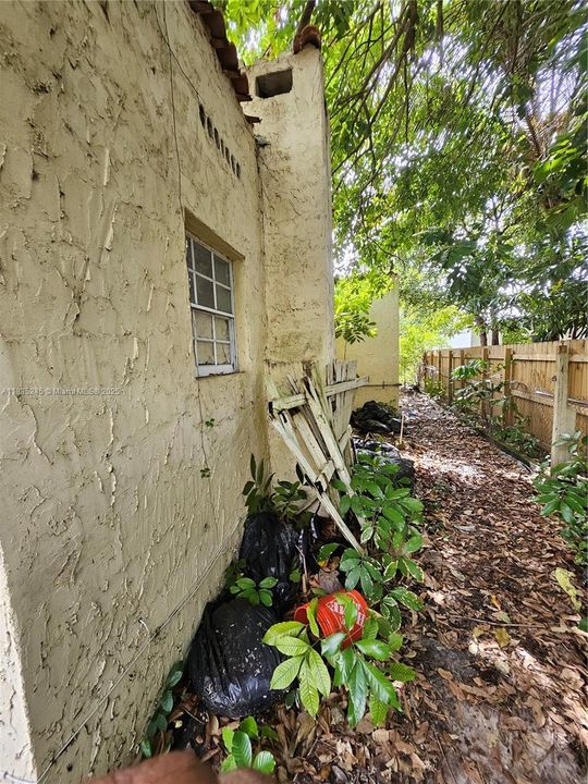 待售: $350,000 (4 贝兹, 2 浴室, 1780 平方英尺)