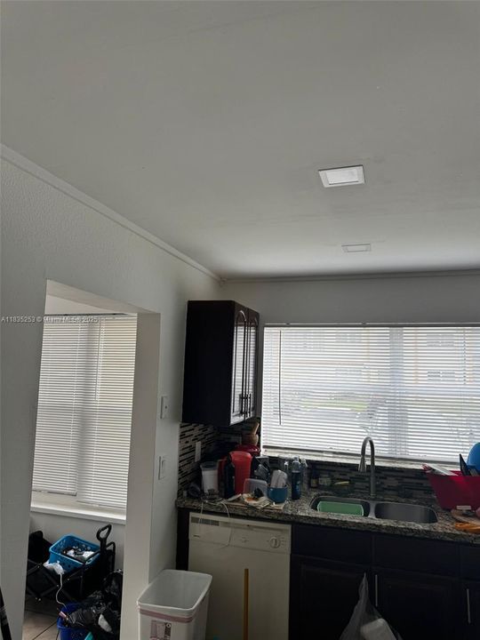 For Sale: $69,000 (1 beds, 1 baths, 755 Square Feet)