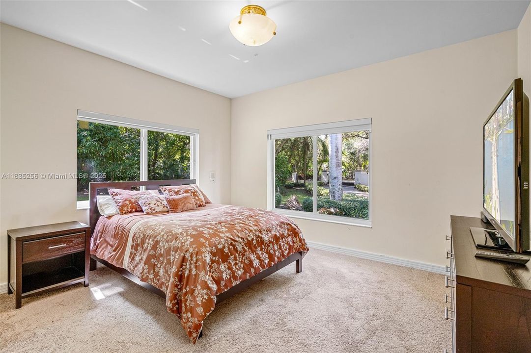 For Sale: $4,050,000 (7 beds, 6 baths, 5114 Square Feet)