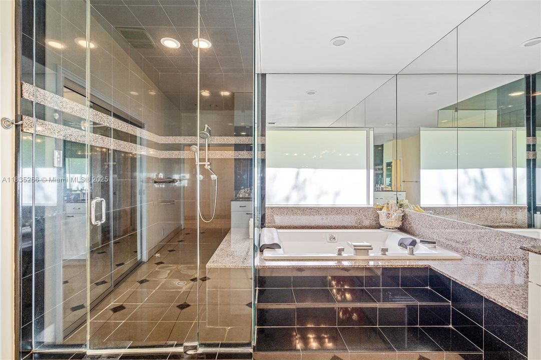 For Sale: $4,050,000 (7 beds, 6 baths, 5114 Square Feet)