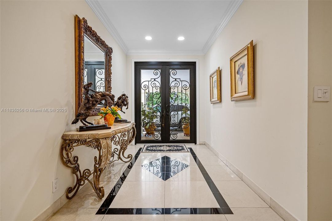 For Sale: $4,050,000 (7 beds, 6 baths, 5114 Square Feet)