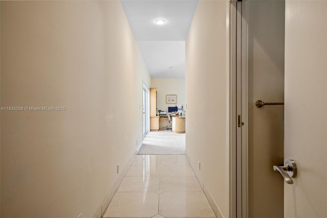 For Sale: $4,050,000 (7 beds, 6 baths, 5114 Square Feet)