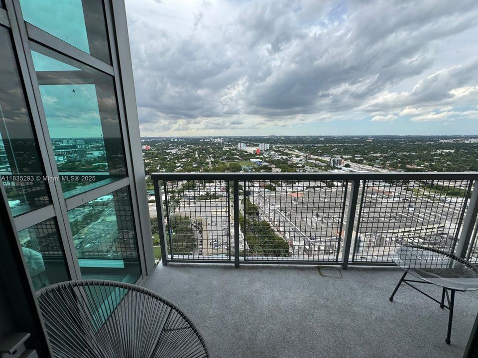 For Sale: $425,000 (0 beds, 1 baths, 655 Square Feet)