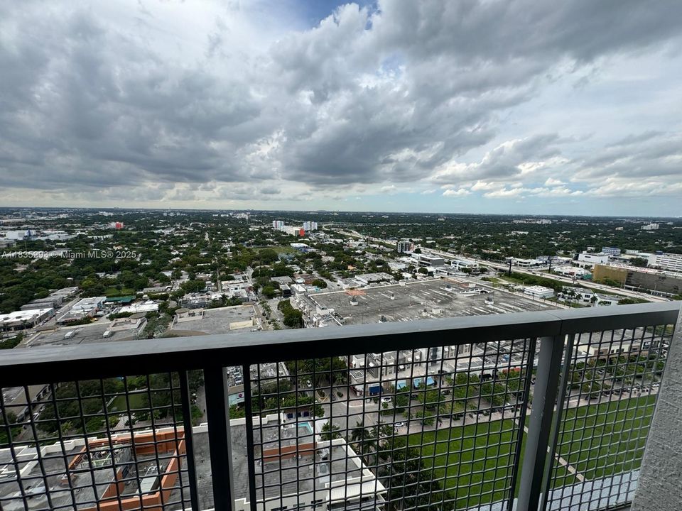 For Sale: $425,000 (0 beds, 1 baths, 655 Square Feet)