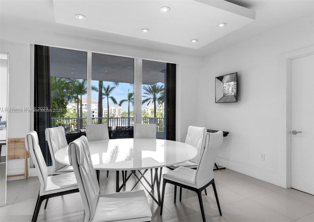 Active With Contract: $2,200,000 (3 beds, 3 baths, 2100 Square Feet)