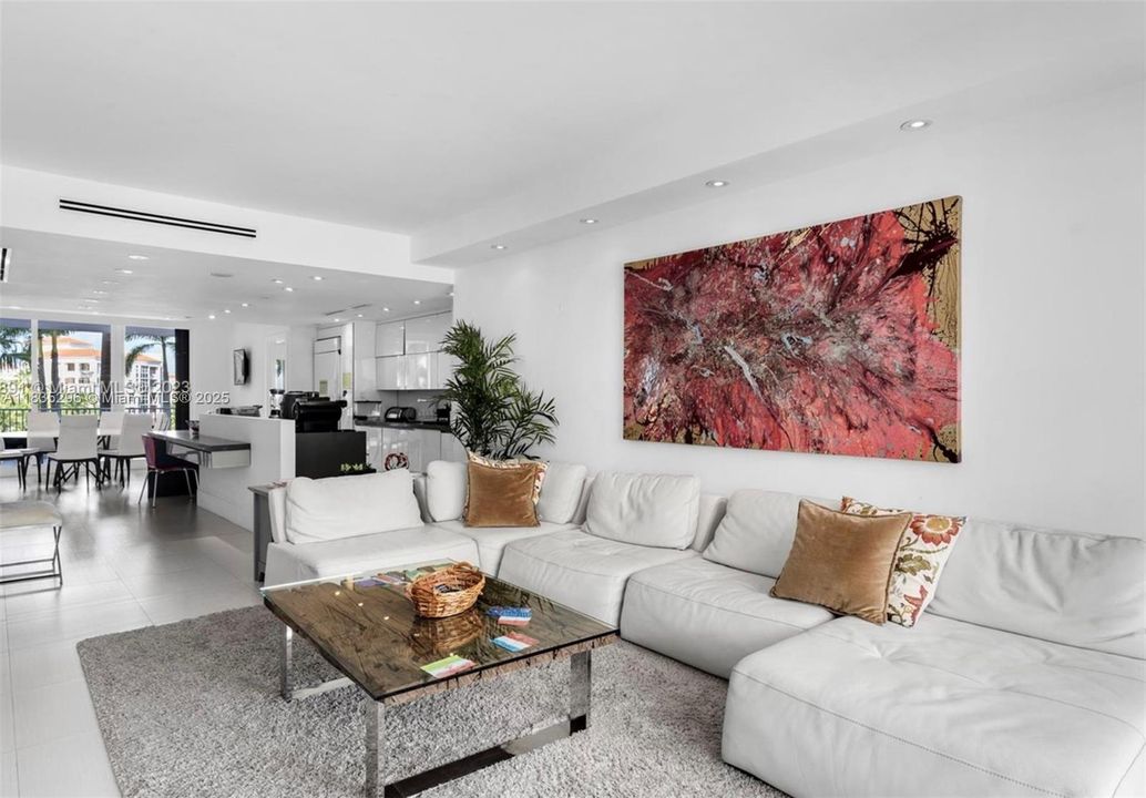 Active With Contract: $2,200,000 (3 beds, 3 baths, 2100 Square Feet)