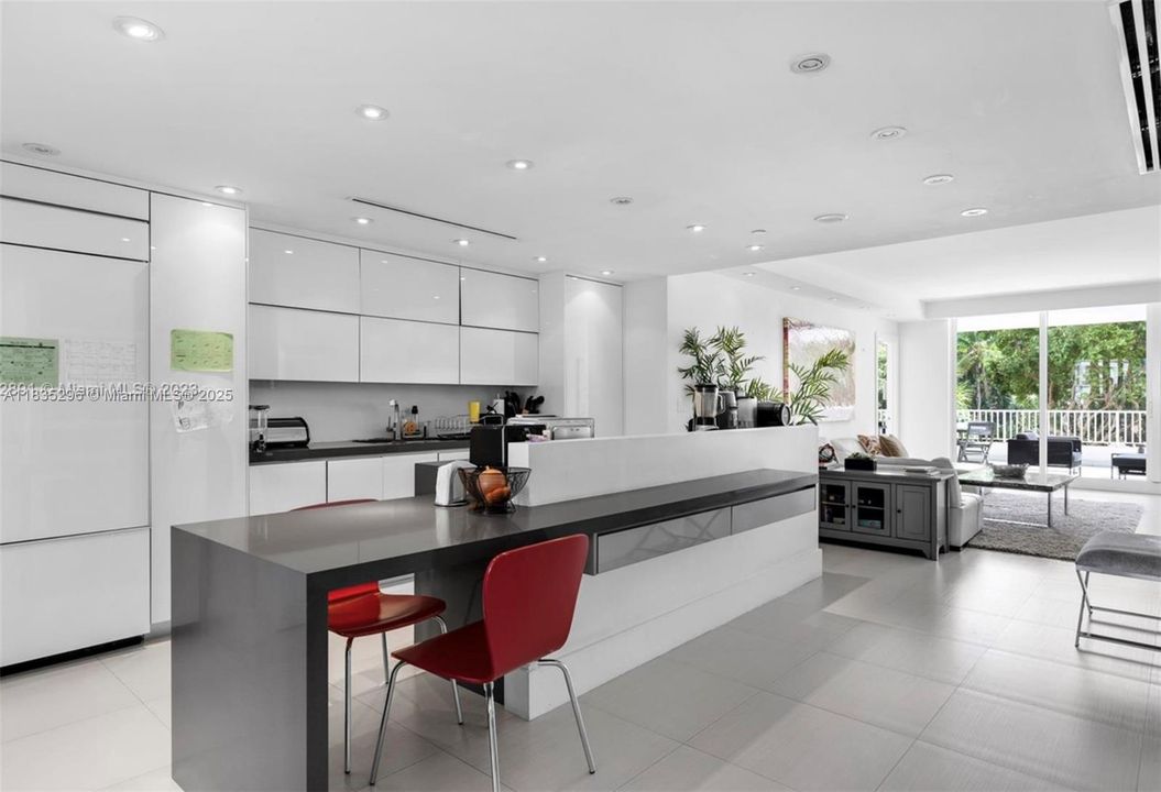 Active With Contract: $2,200,000 (3 beds, 3 baths, 2100 Square Feet)