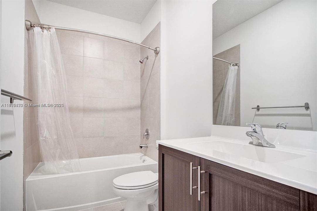 For Rent: $3,198 (3 beds, 2 baths, 1468 Square Feet)