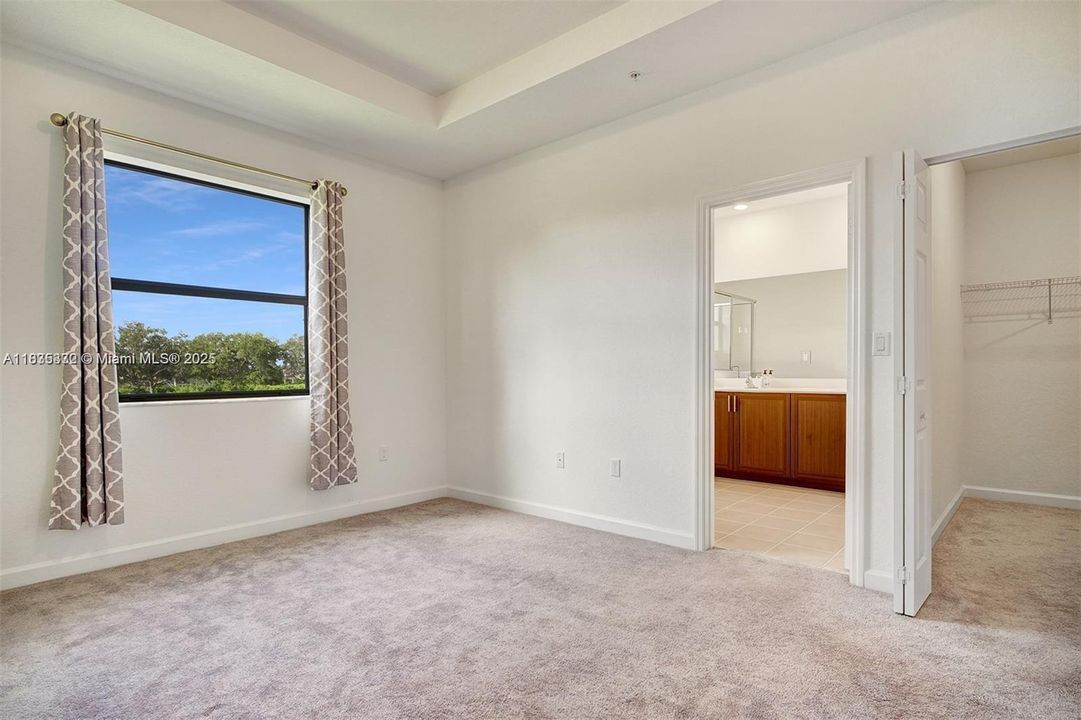 For Rent: $3,198 (3 beds, 2 baths, 1468 Square Feet)