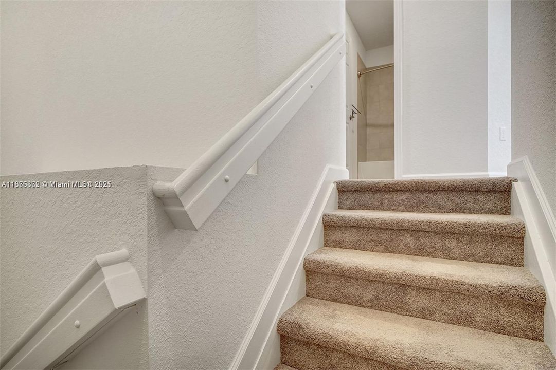 For Rent: $3,198 (3 beds, 2 baths, 1468 Square Feet)