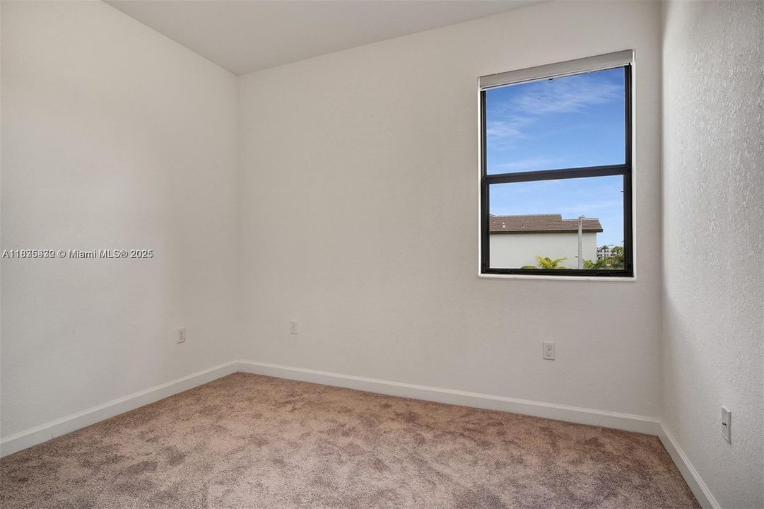 For Rent: $3,198 (3 beds, 2 baths, 1468 Square Feet)