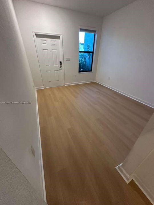 For Rent: $3,198 (3 beds, 2 baths, 1468 Square Feet)