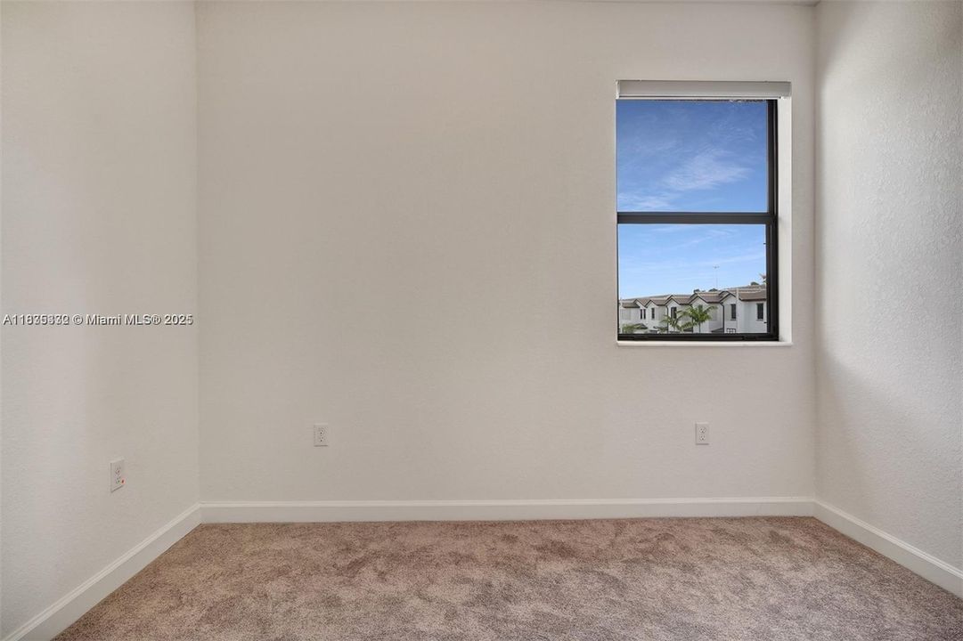 For Rent: $3,198 (3 beds, 2 baths, 1468 Square Feet)