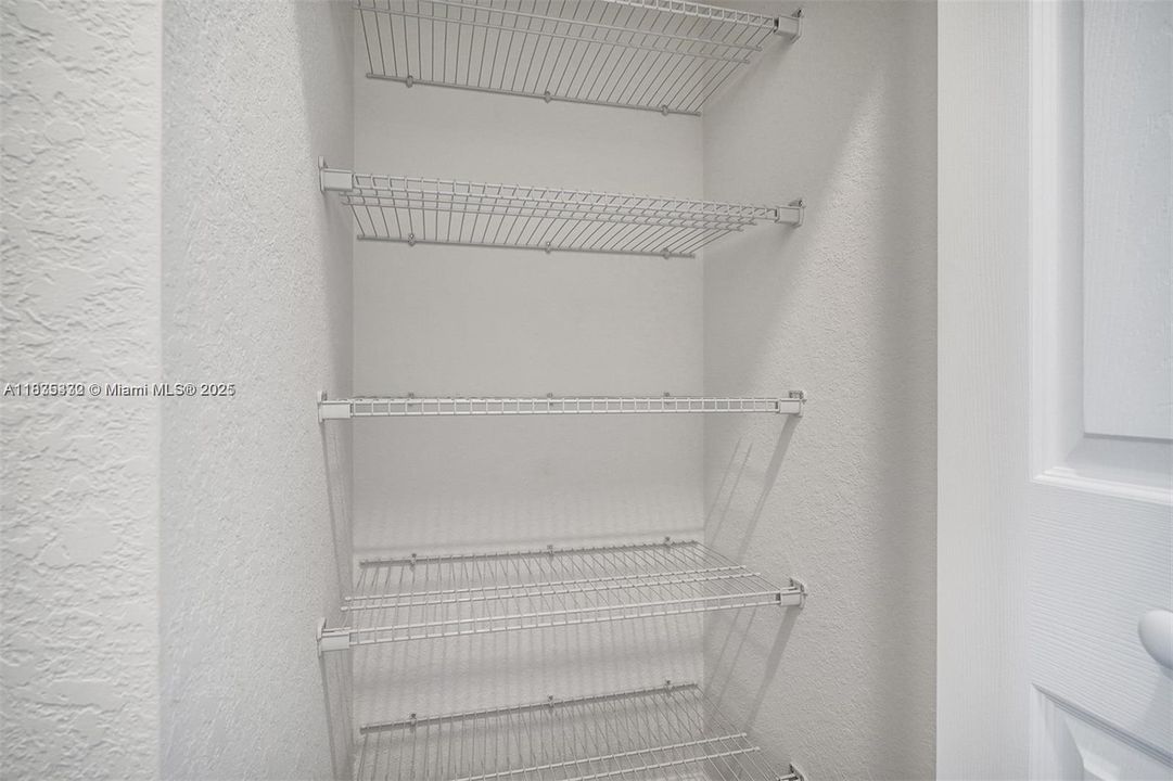 For Rent: $3,198 (3 beds, 2 baths, 1468 Square Feet)