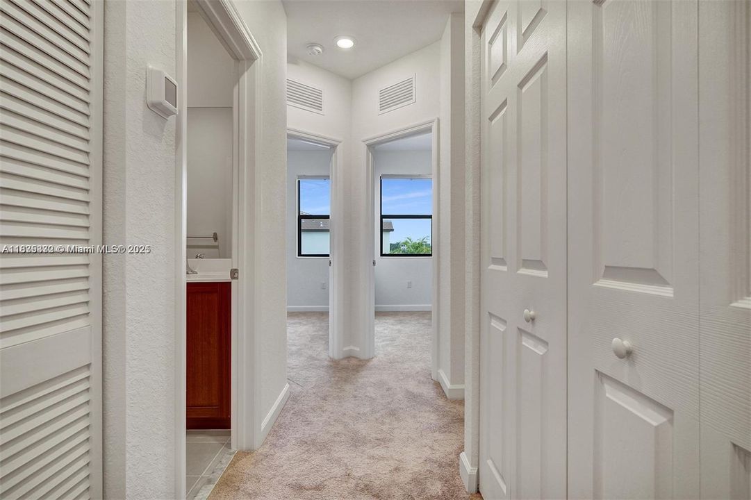 For Rent: $3,198 (3 beds, 2 baths, 1468 Square Feet)