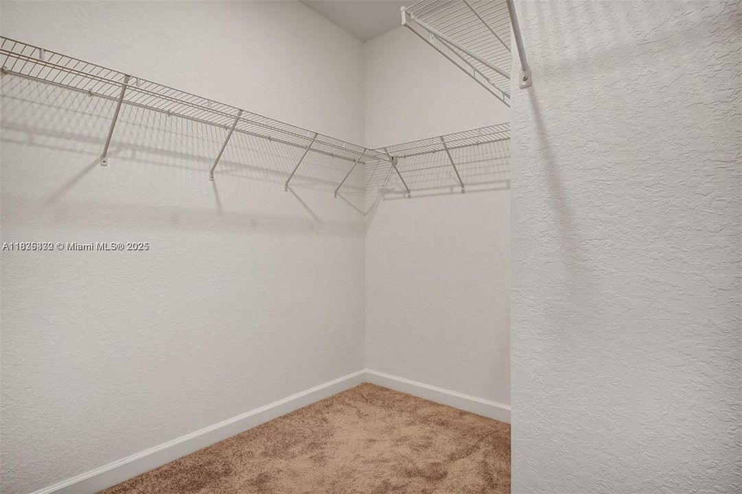 For Rent: $3,198 (3 beds, 2 baths, 1468 Square Feet)