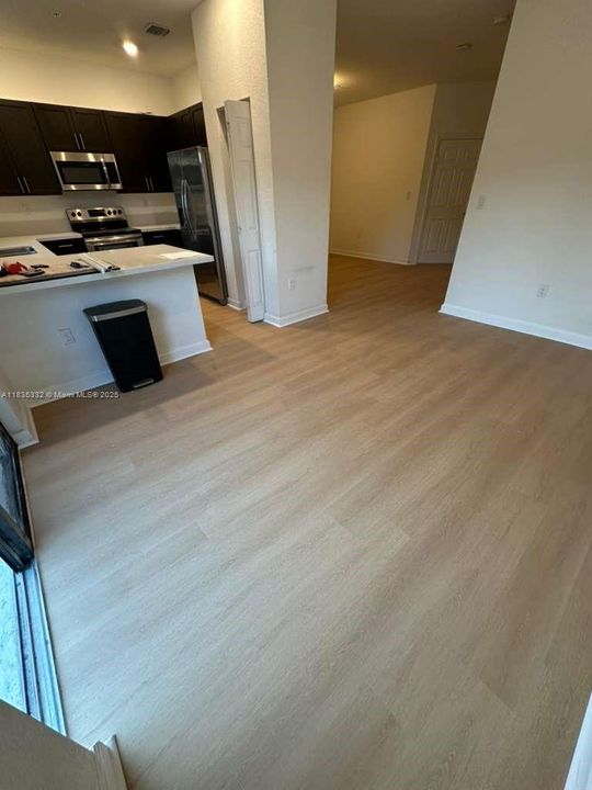 For Rent: $3,198 (3 beds, 2 baths, 1468 Square Feet)