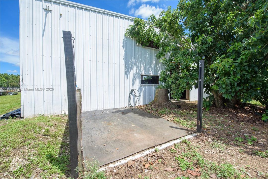 合同活跃: $2,999,000 (4 贝兹, 4 浴室, 3764 平方英尺)