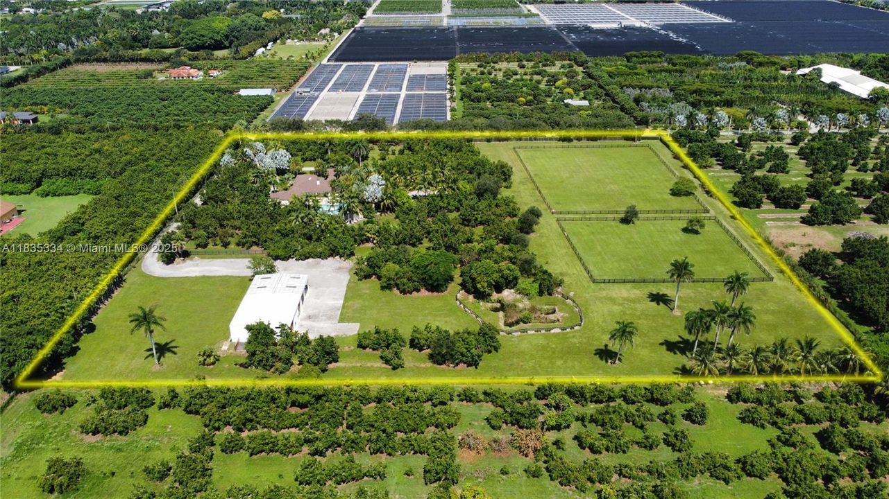 合同活跃: $2,999,000 (4 贝兹, 4 浴室, 3764 平方英尺)