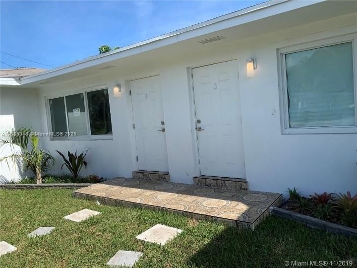 合同活跃: $1,500 (1 贝兹, 1 浴室, 2005 平方英尺)