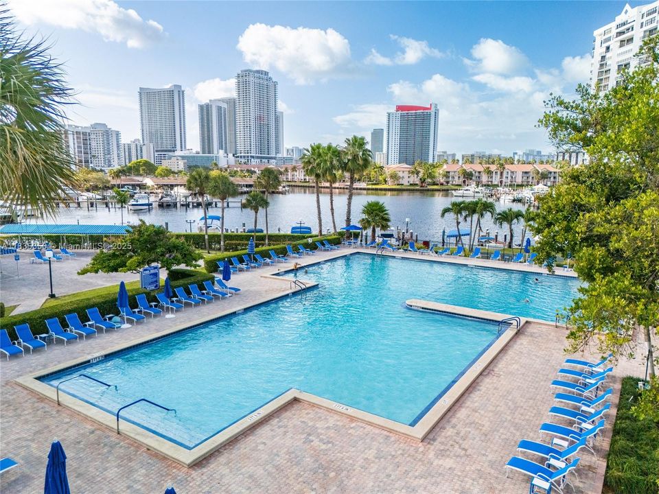 Vendido Recientemente: $265,000 (2 camas, 2 baños, 1280 Pies cuadrados)