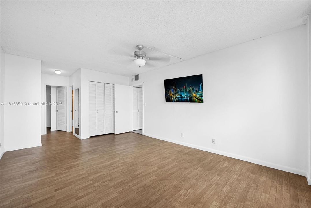 Vendido Recientemente: $265,000 (2 camas, 2 baños, 1280 Pies cuadrados)