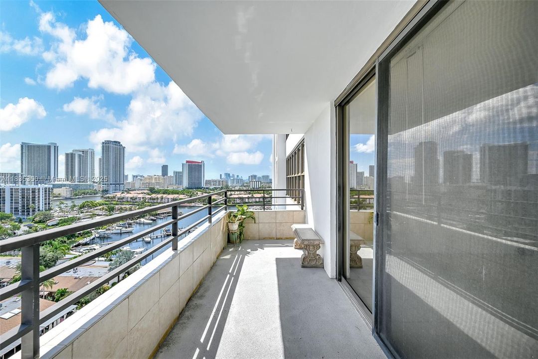 Vendido Recientemente: $265,000 (2 camas, 2 baños, 1280 Pies cuadrados)