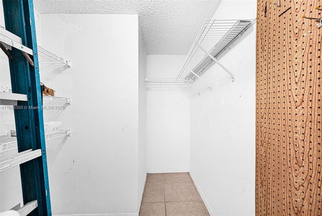 Vendido Recientemente: $265,000 (2 camas, 2 baños, 1280 Pies cuadrados)