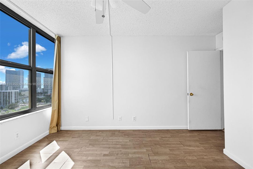 Vendido Recientemente: $265,000 (2 camas, 2 baños, 1280 Pies cuadrados)