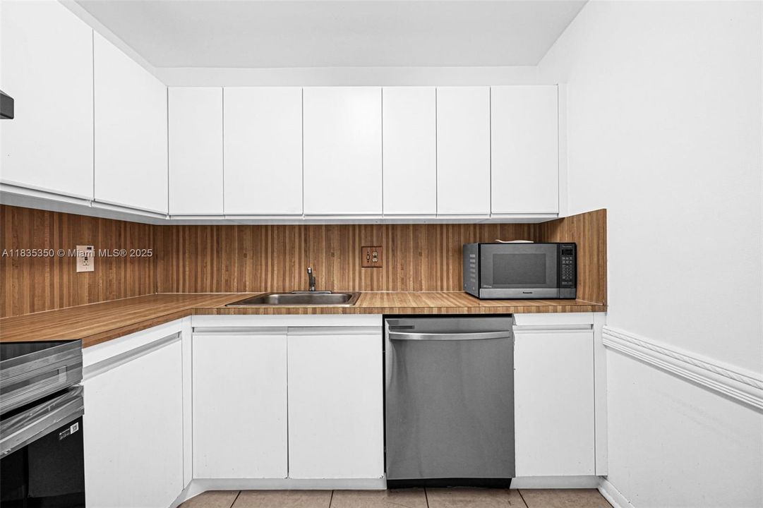 Vendido Recientemente: $265,000 (2 camas, 2 baños, 1280 Pies cuadrados)