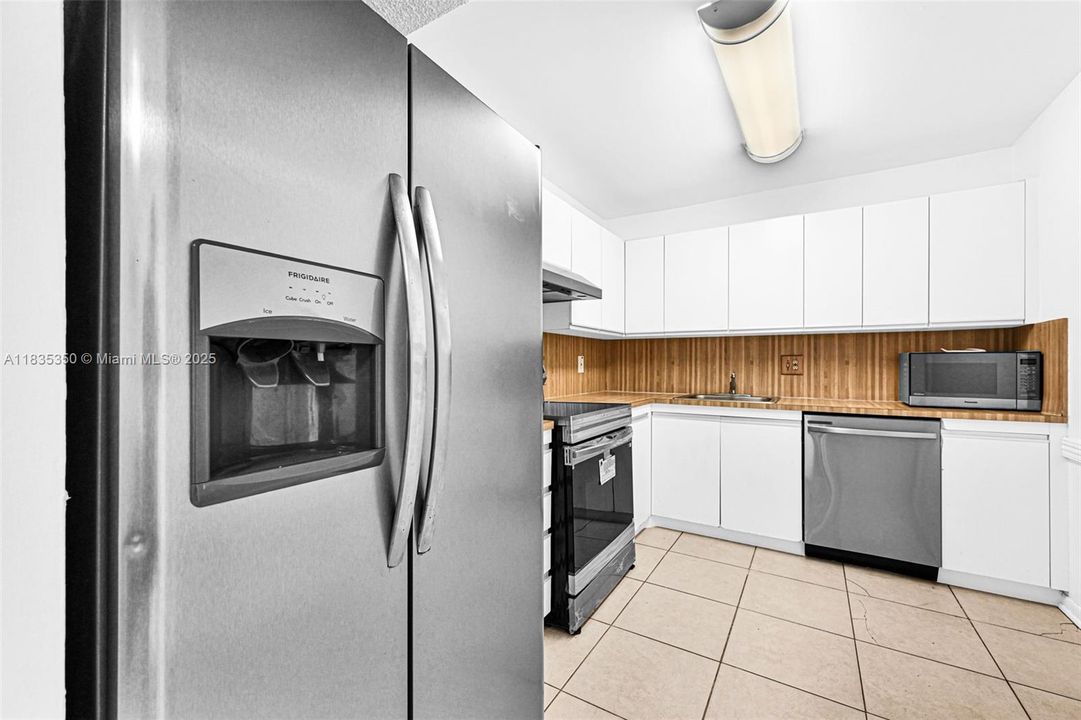 Vendido Recientemente: $265,000 (2 camas, 2 baños, 1280 Pies cuadrados)