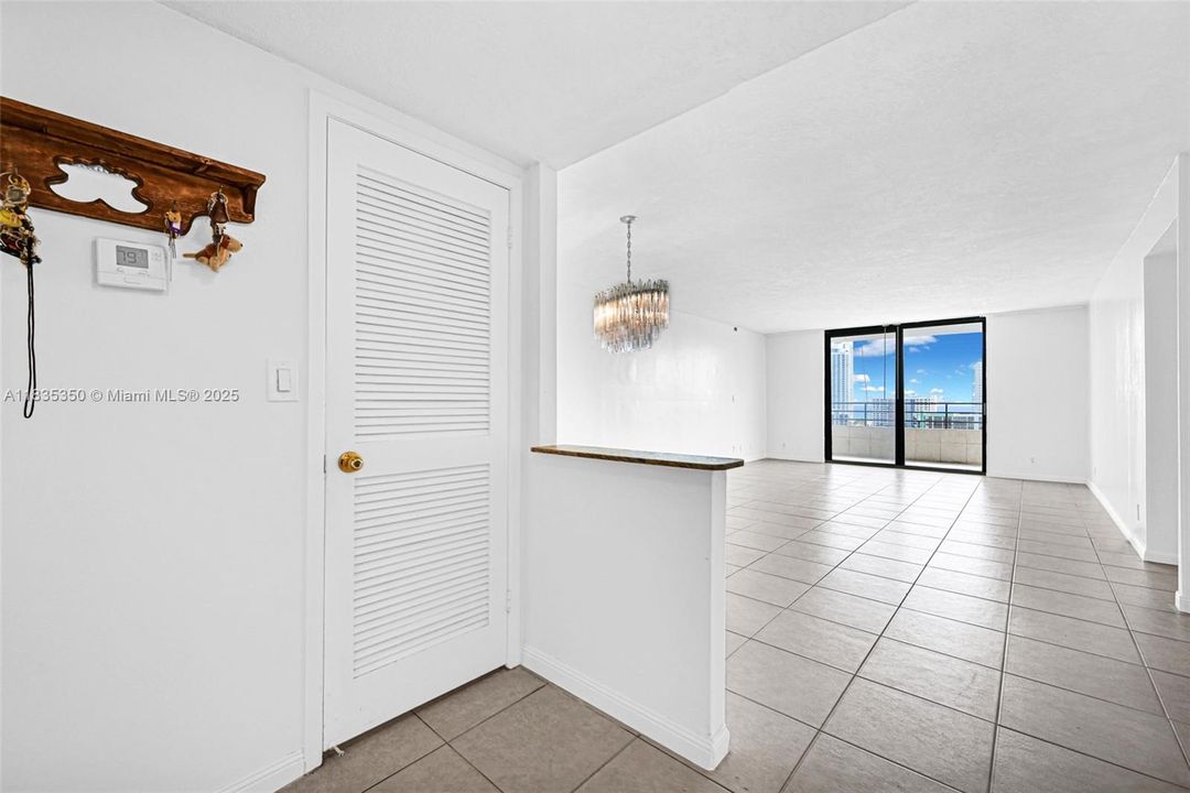 Vendido Recientemente: $265,000 (2 camas, 2 baños, 1280 Pies cuadrados)