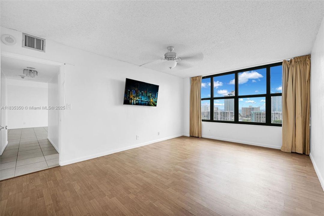 Vendido Recientemente: $265,000 (2 camas, 2 baños, 1280 Pies cuadrados)