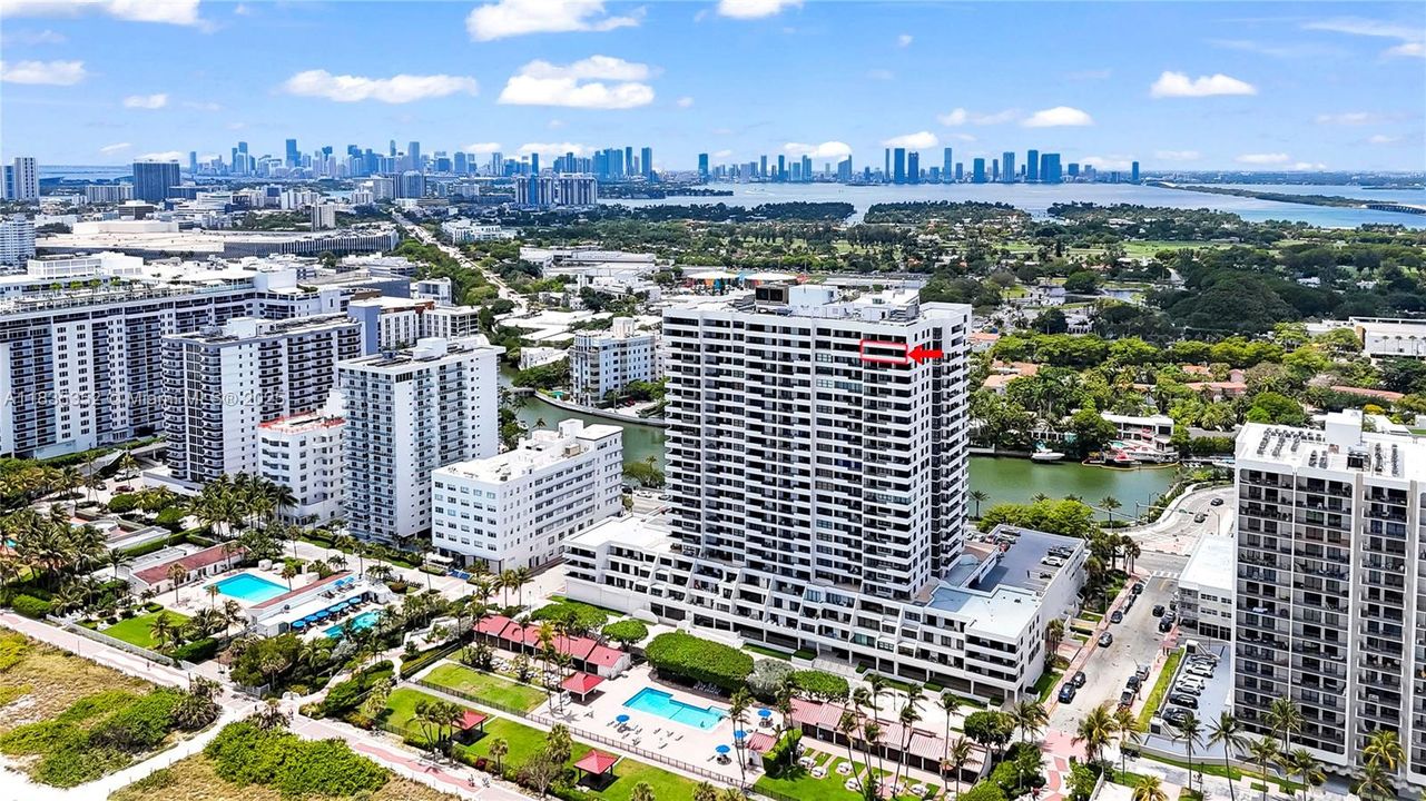 Vendido Recientemente: $750,000 (2 camas, 2 baños, 1005 Pies cuadrados)